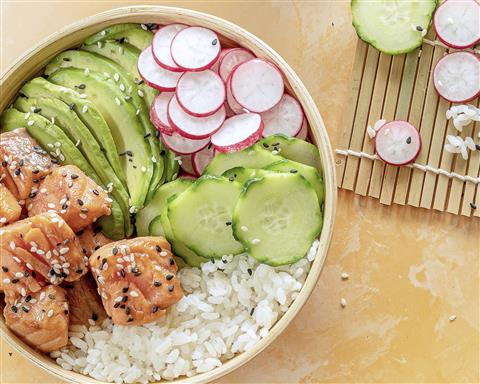Poké bowl au saumon sauce ponzu